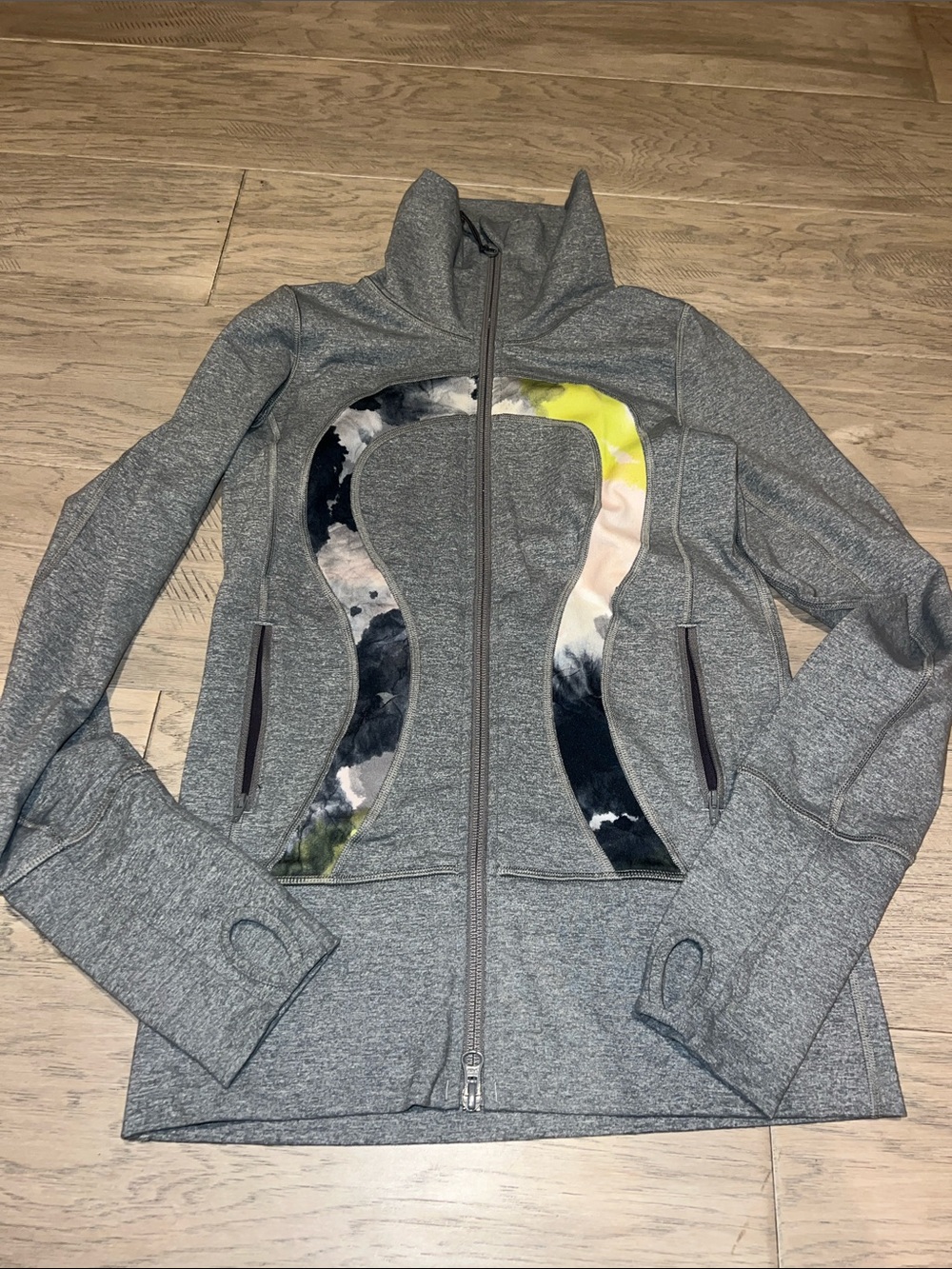 Lululemon athletic zip up sz 2. Retail $149